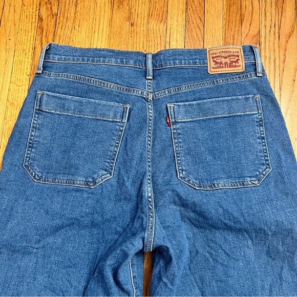 Levi's 32 Womens Mile High Cropped Wide Leg Denim Jeans Blue Meas 36x26.5 - Picture 4 of 10